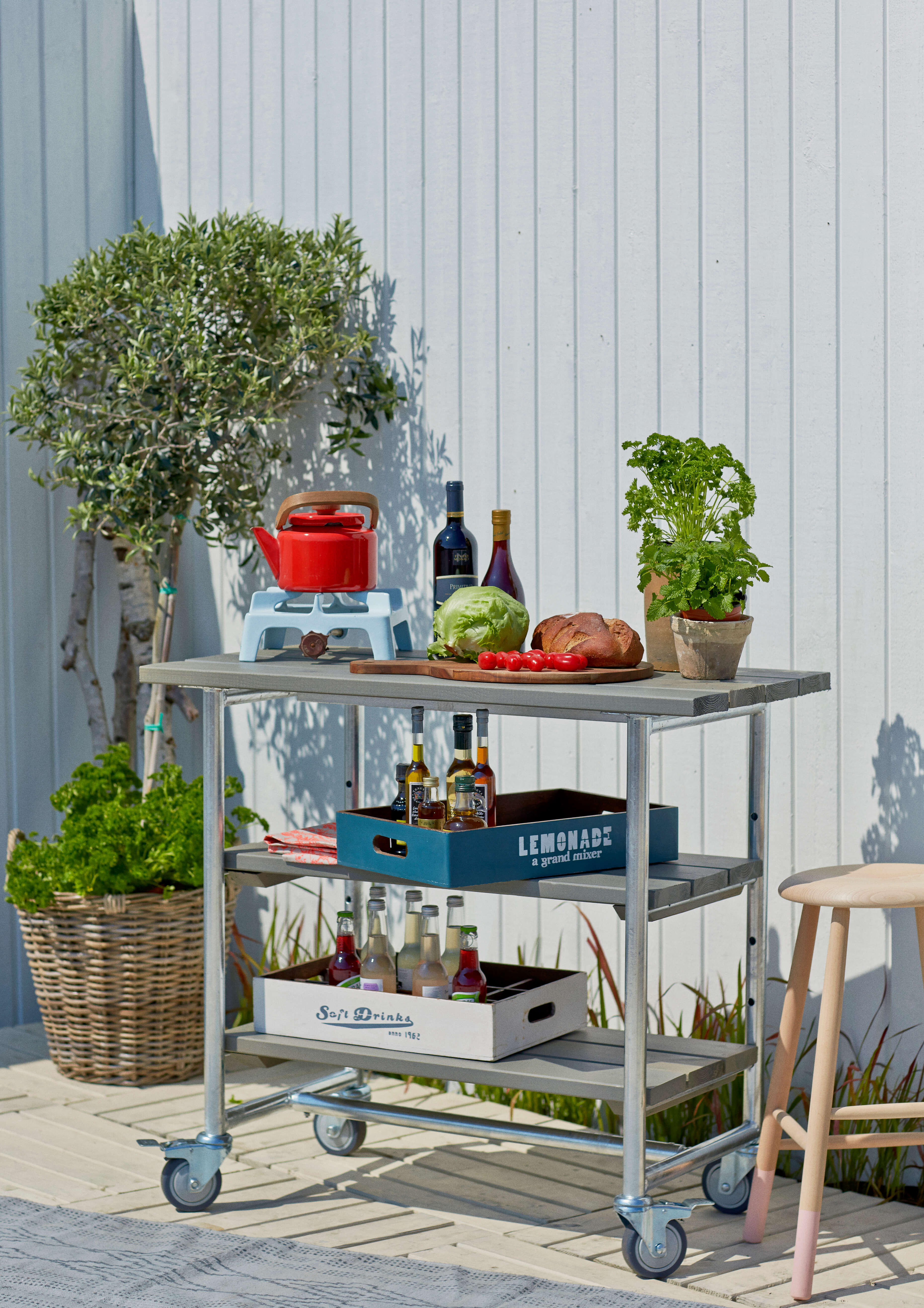 Urban Picknick Pflanz- oder Grilltisch mit 2 Regalfächern 100 cm Graubraun